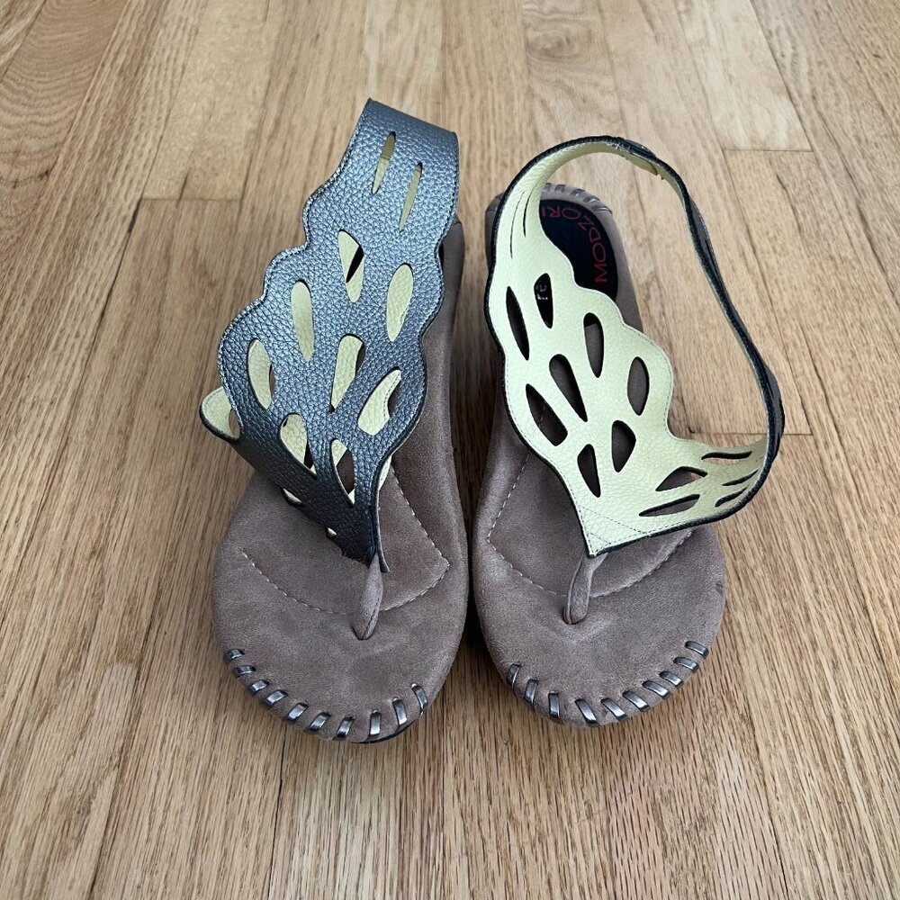 Modzori Troya 3 Butter Flip To Pewter Reversible Wedge Sandals Women's SIze 8 - Picture 3 of 9
